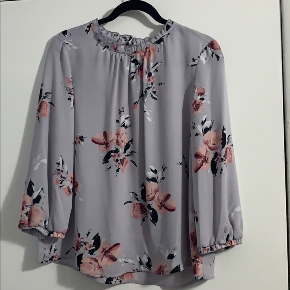 Elle size Medium blouse NWOT
